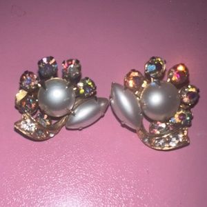 Aurora Borealis Crystal Pearl Cluster Clip On Vintage Earrings1940s